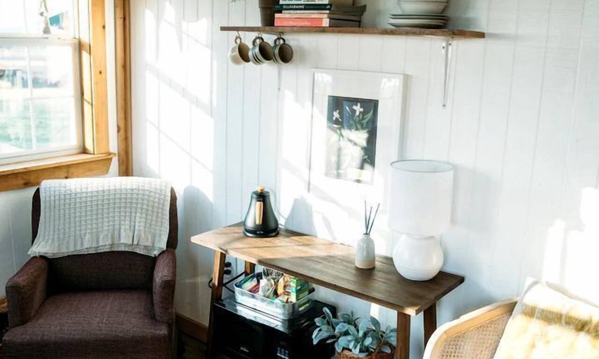 Ferris Cabin | Rustic Tiny House Rental for Weekend Getaways from Dallas