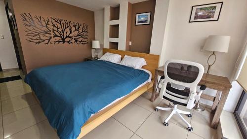 Ciudad Lopez Mateos Apartment | S04 SUITE KING Premium TEC CEM con Cocineta WiFi Balcón Parking Terraza