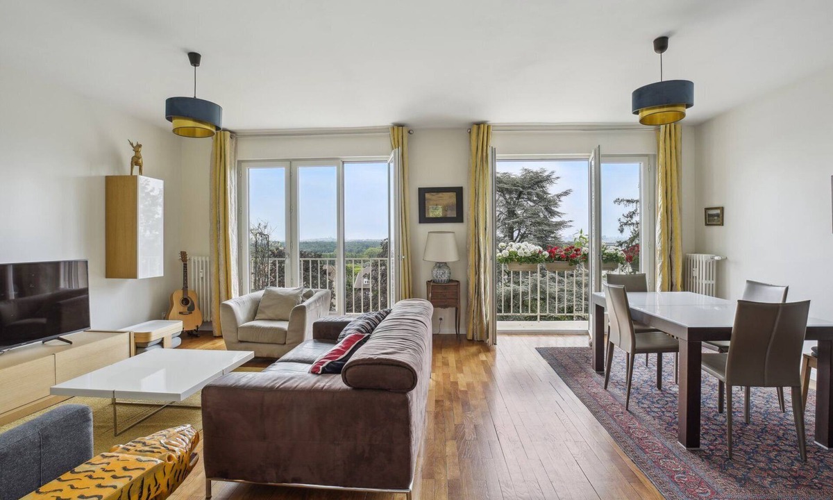 Saint-Cloud Apartment | Saint-Cloud Chic!