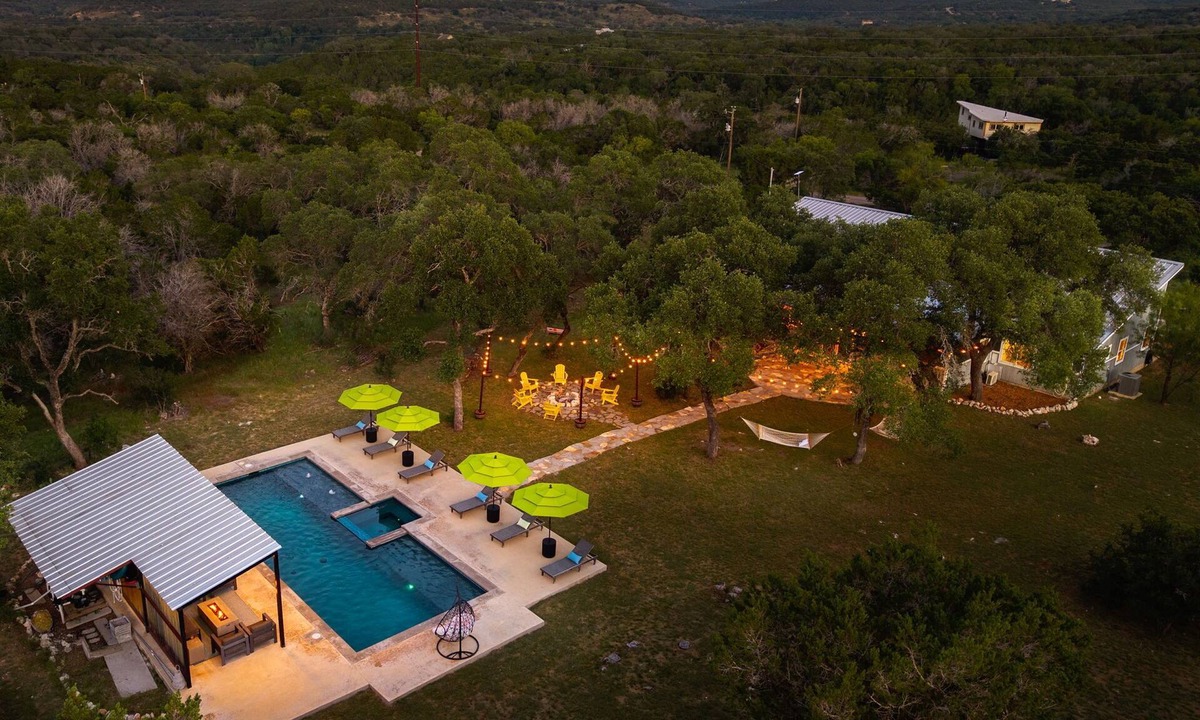 Dripping Springs House | Secluded Boho Retreat · Heated Pool, Hot Tub, Game Rm, Fire Pits · Sleeps 16
