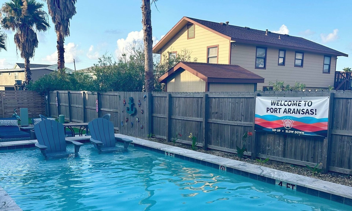 Leeward Sands House | Semi Private Pool <> Large Fenced Yard <> 2 bdrm - 2 bath