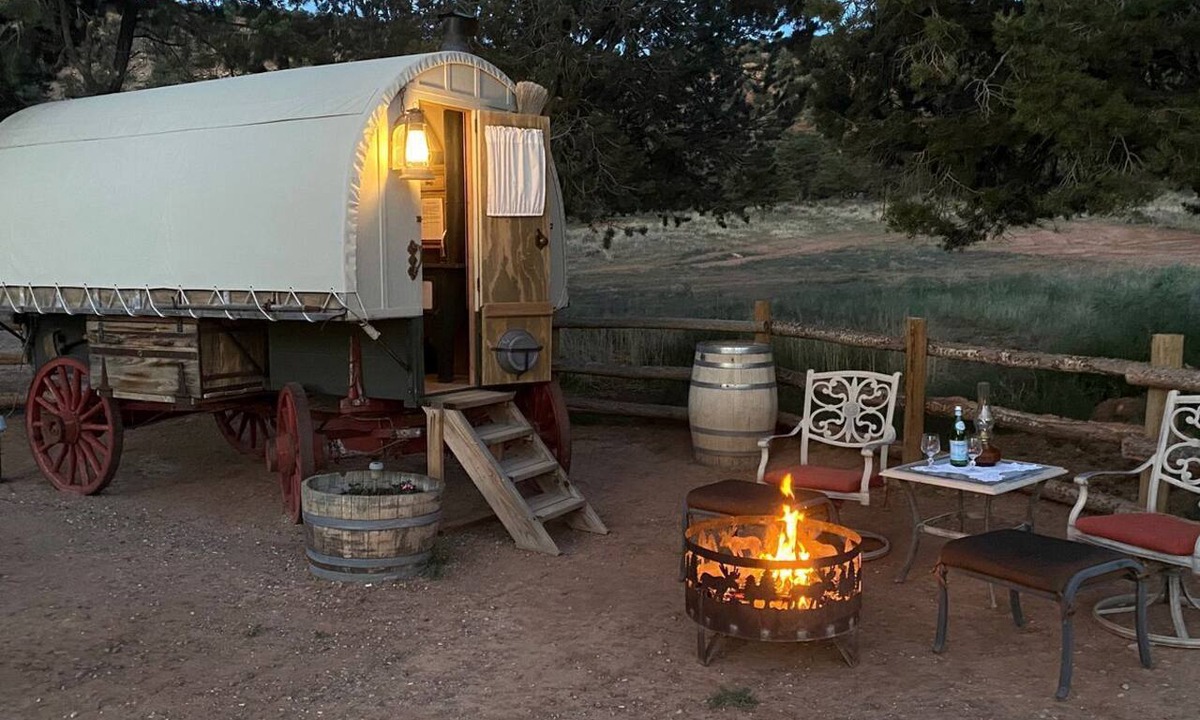 Grover House | Shepherds Camp Wagon Near Capitol Reef National Park