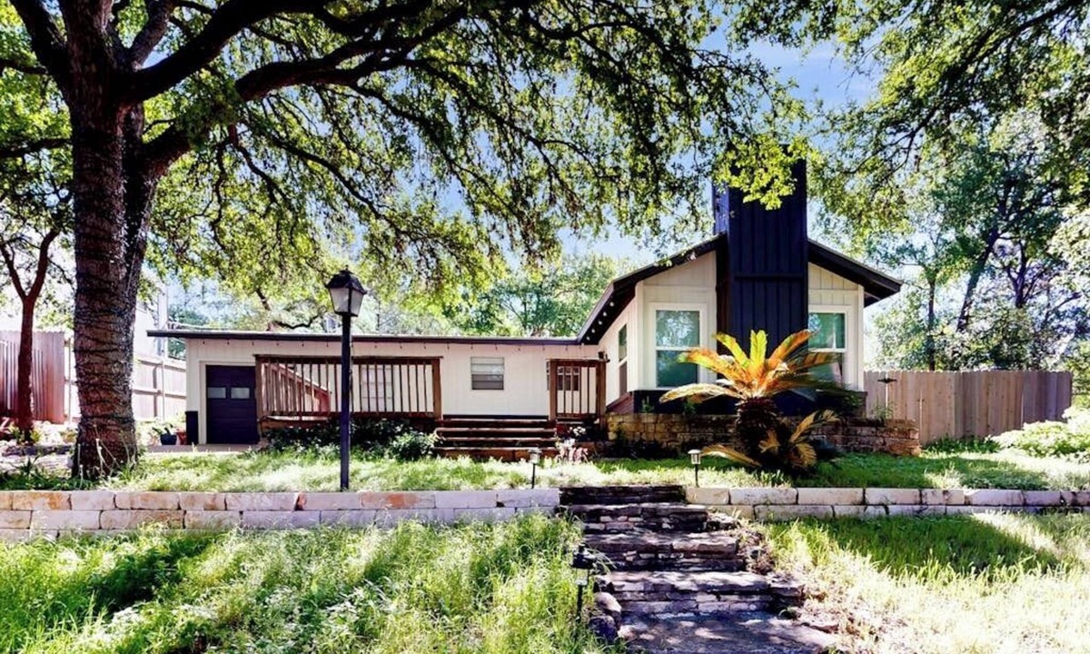 Galindo House | Single-story home with furnished patio, fast WiFi, washer/dryer, & central AC