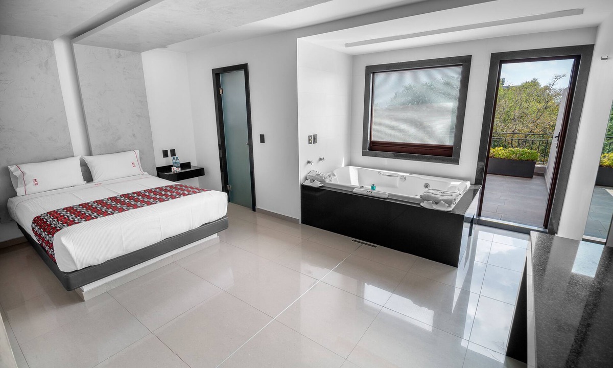 Americana Hotel | Six Hotel Guadalajara Expiatorio