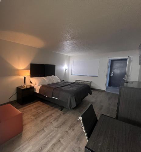 East Congress Hotel | Skylite Inn