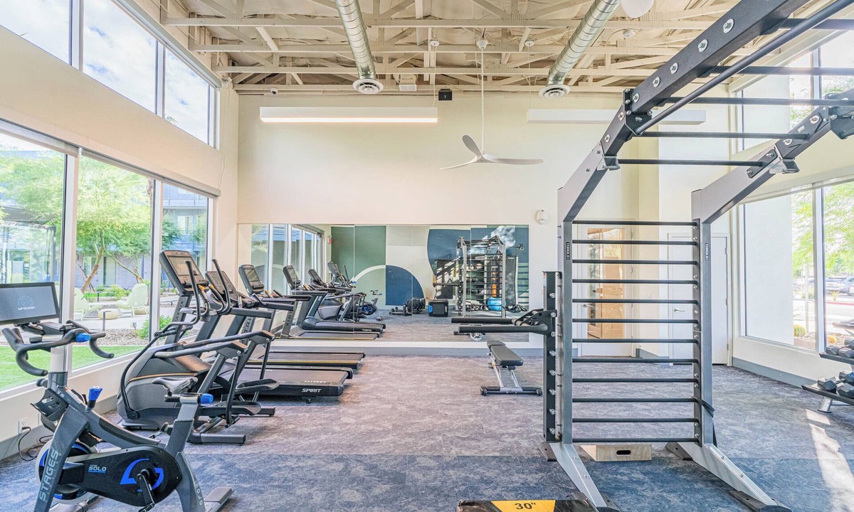 Maryvale Village Hotel | Sleek Stay 4mins to State Farm Stadium