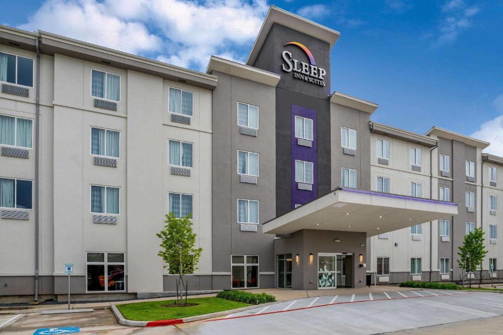Clodine Hotel | Sleep Inn & Suites Houston Westchase - Little Saigon