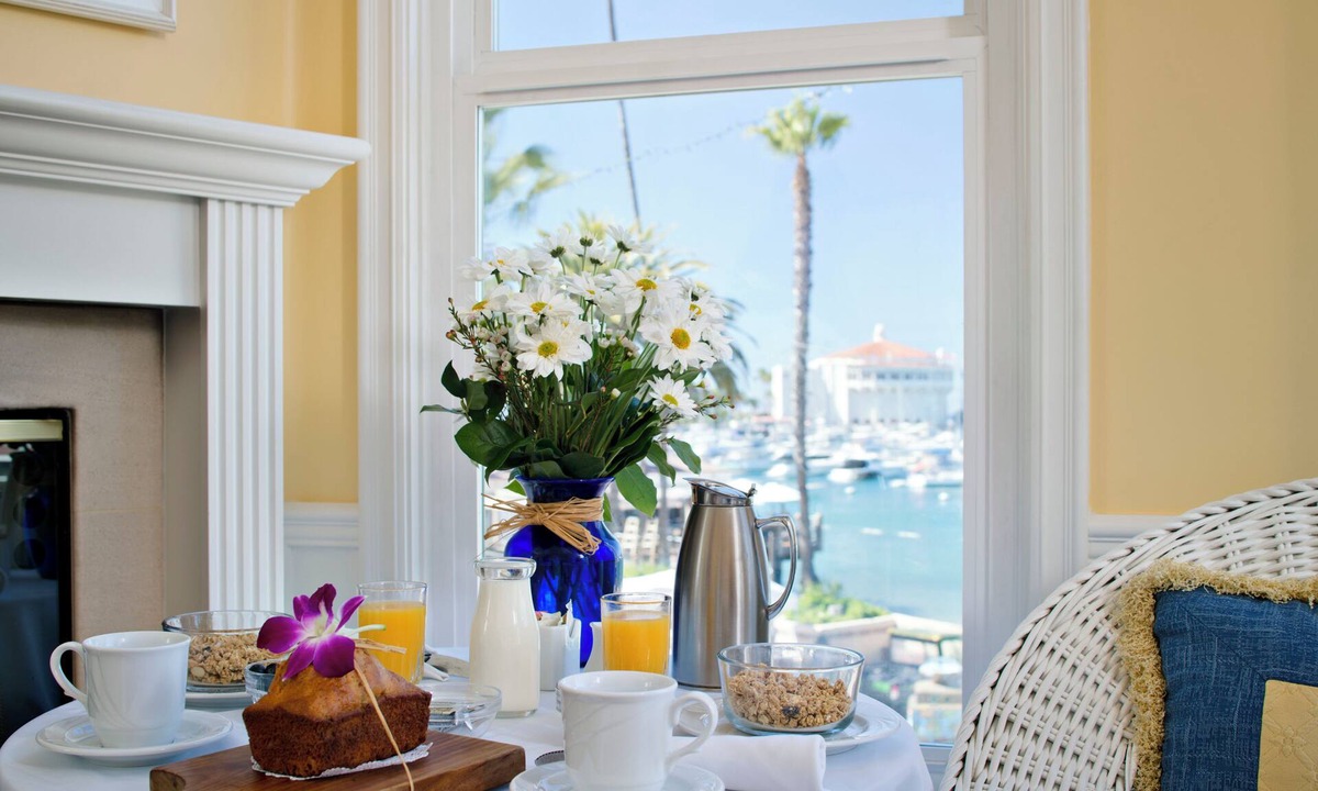 Avalon Hotel | Snug Harbor Inn