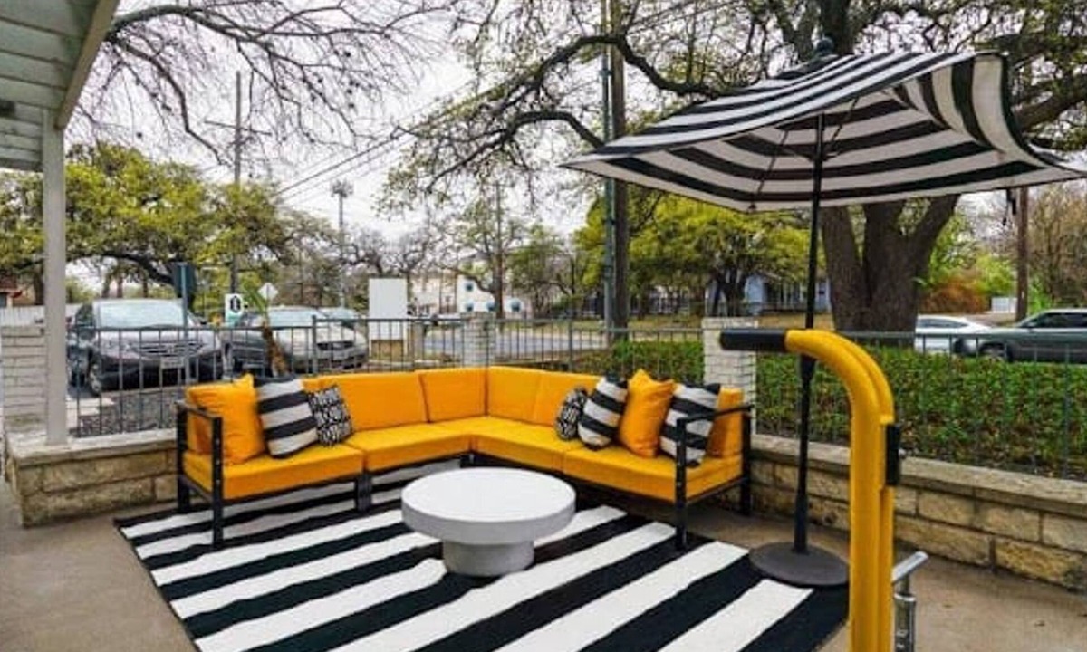 Dawson Apartment | Soco 2BR Cozy Suite w Pool King bed Fast Wifi