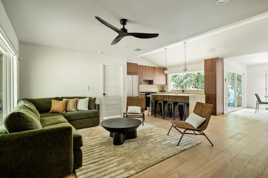 Greater South River City House | SoCo - 60s Charm, Modern Soul