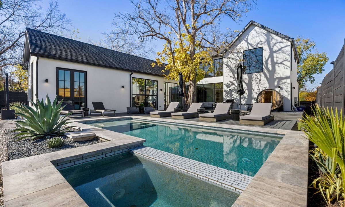 Greater South River City House | SoCo Social Club: Sleeps 14 w/Pool, Hot Tub Speakeasy