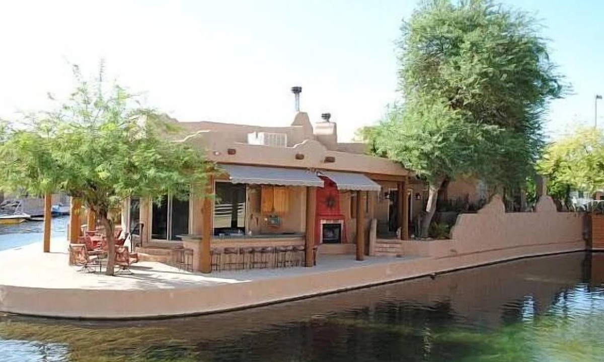 Parker Strip House | Sol Rio Point – Waterfront Corner Lot Oasis