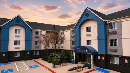 Memorial Hotel | Sonesta Simply Suites Houston CityCentre I-10 West