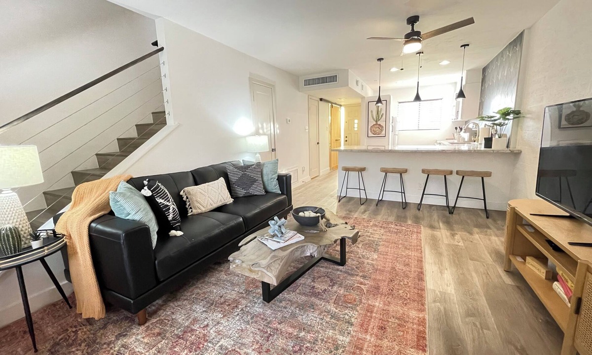 Fashion Square Condo | Southwest Meets Boho Old Town Scottsdale Townhome