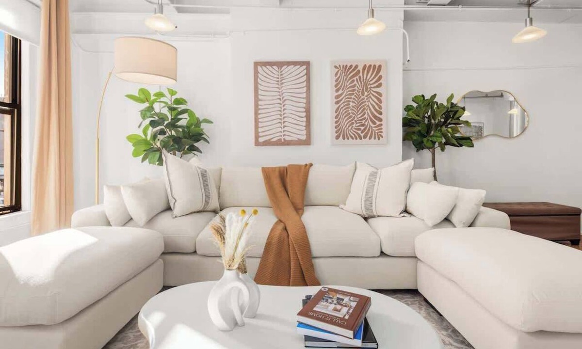 Brooklyn Heights Apartment | Spacious 3 Bedroom Gem in Trendy Dumbo!