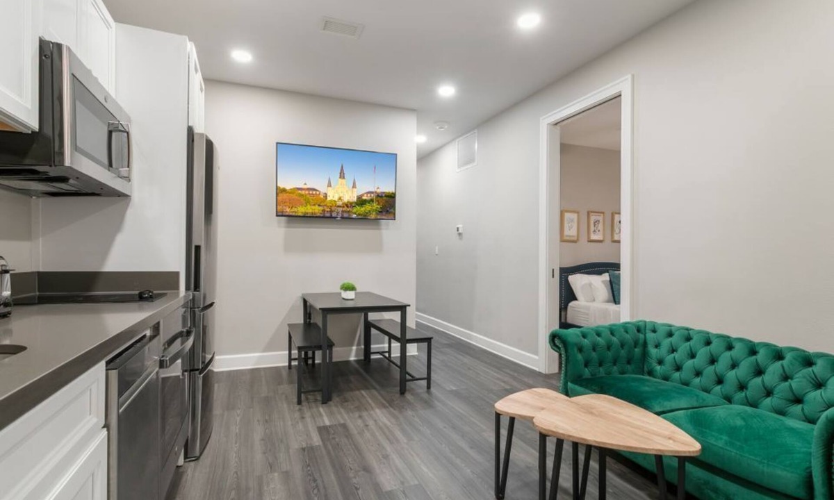 New Orleans Hotel | Spacious 3BR Suite in the Heart of New Orleans
