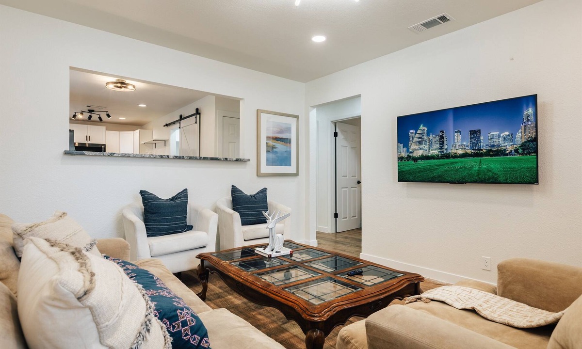 Sweetbriar House | Spacious 4BR SoCo Retreat by Barton springs, Zilker❤️ Near Downtown
