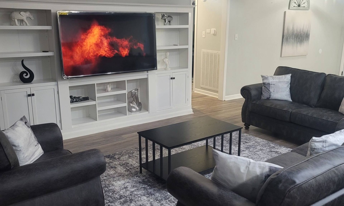 Texarkana House | Spacious 5-bedroom 2 Story space, to accommodate all of your needs