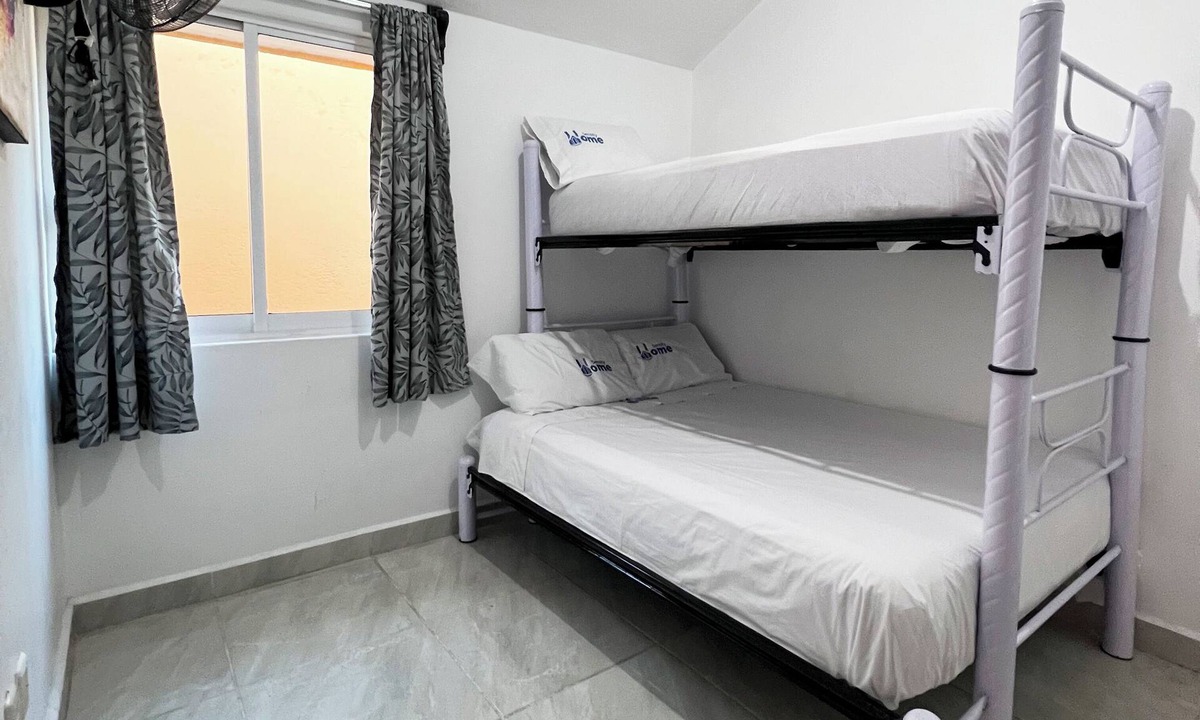 Tehuacan House | Spacious 5-bedroom house with garage 8 min from downtown