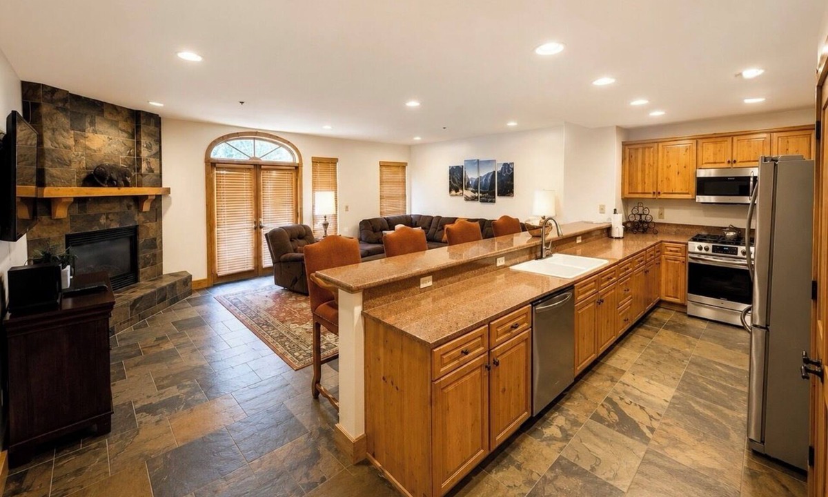 Mountain Village Condo | Spacious Bear Creek Lodge Retreat | Pool, Hot Tubs & Mountain Views