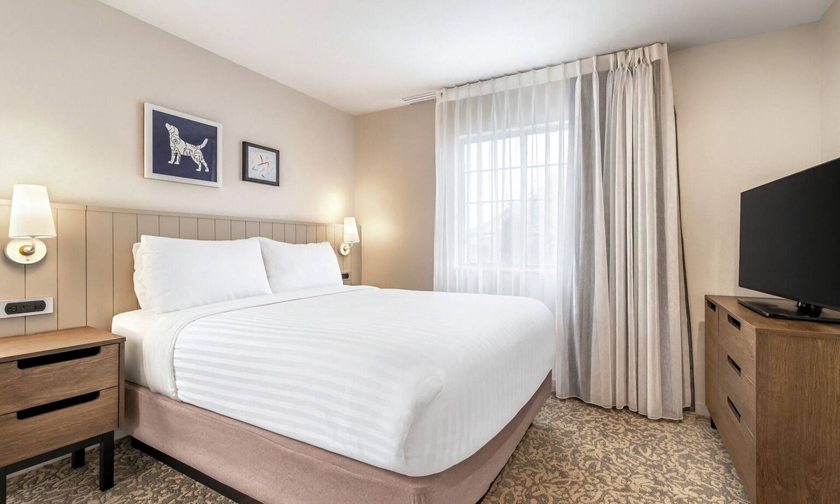 Torrance Hotel | Spacious Good-Value Accommodation! 2 Comfortable Units, Free Parking