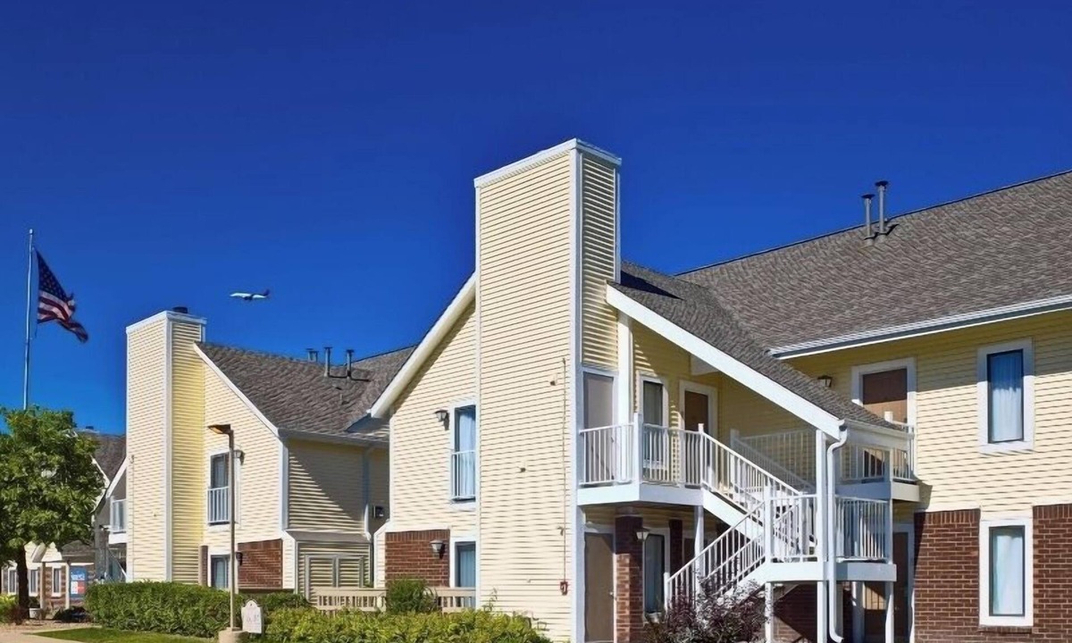 Tucson Hotel | Spacious Group Stay w/Pool & Gym Access! Free Breakfast Near Tucson Attractions