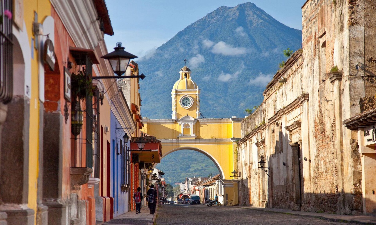 Antigua Guatemala House | Spacious house 15 people 8 minutes for Antigua Guatemala Nice and Cozy