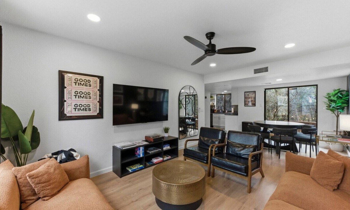 Barton Hills House | Spacious Retreat Near Downtown