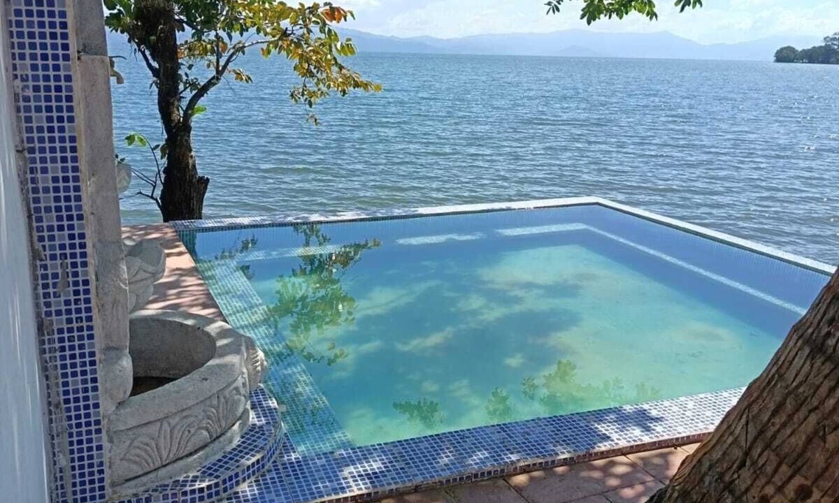 Rio Dulce Villa | Spanish Villa Punta Caimanes, Lake Izabal