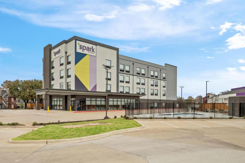 Garland Hotel | Spark By Hilton Garland Dallas East