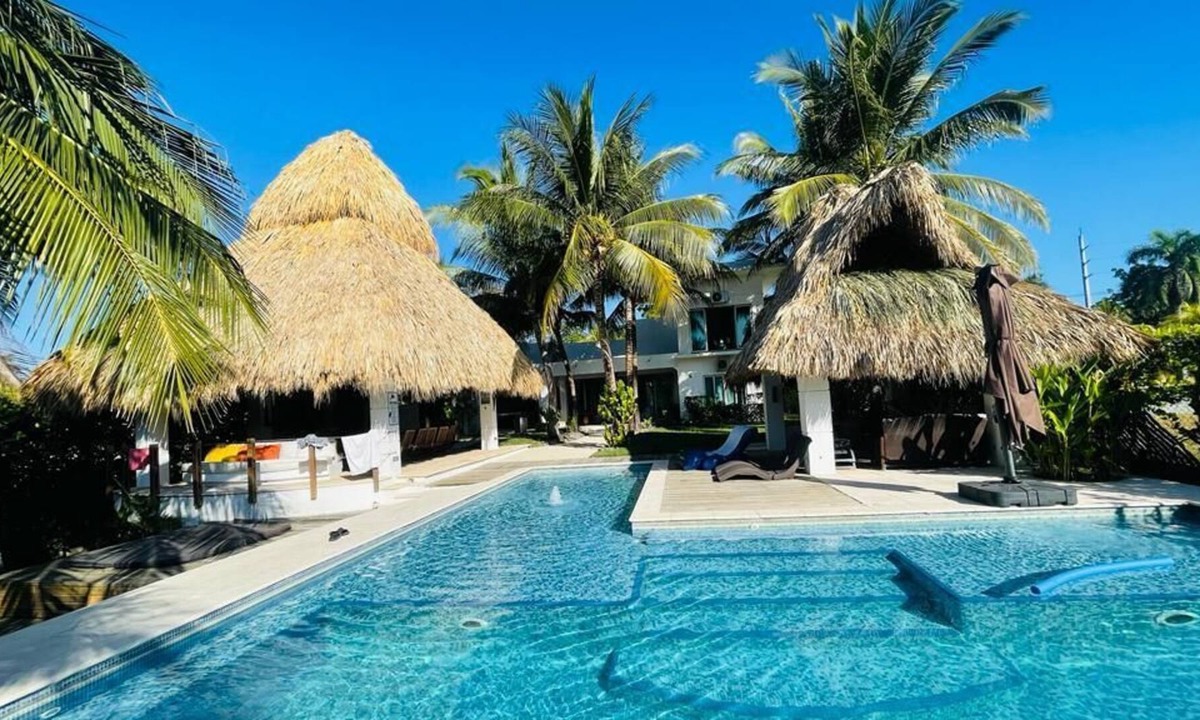 Iztapa House | Spectacular Beach House in Pergolas del Mar