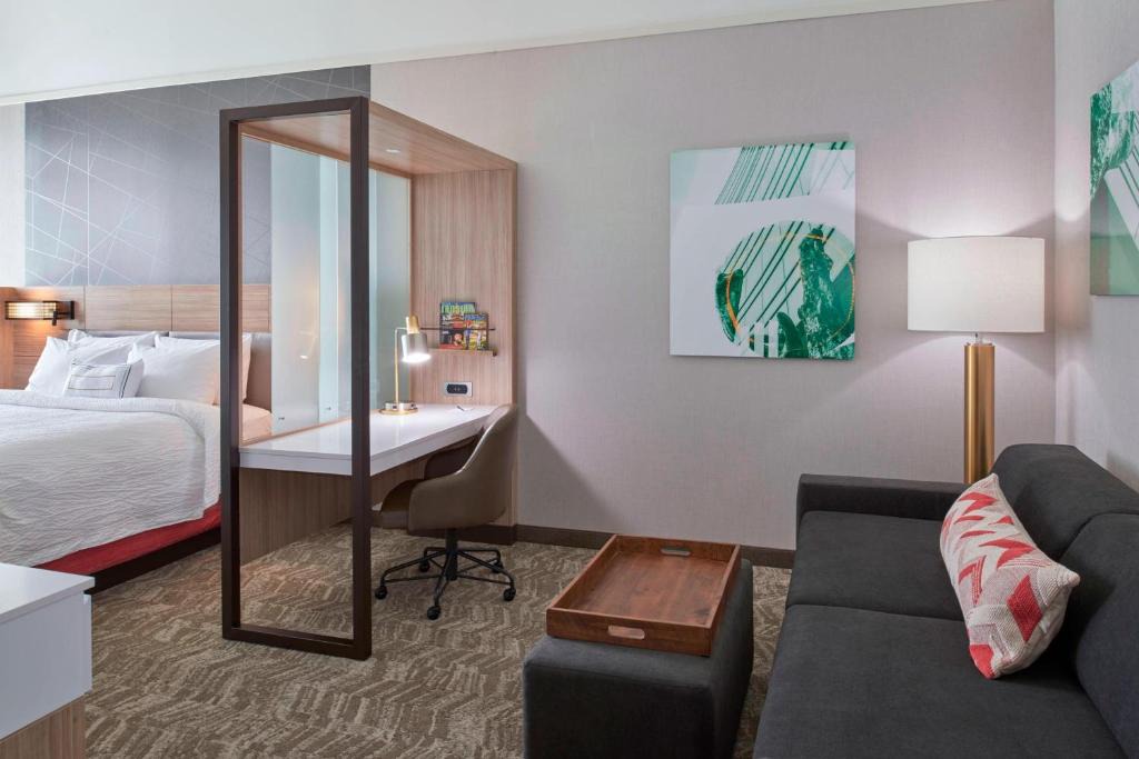 East Lansing Hotel | SpringHill Suites by Marriott East Lansing University Area, Lansing Area