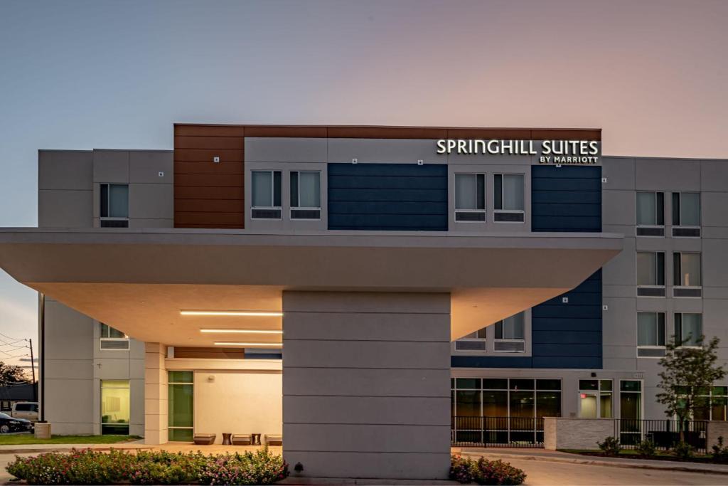 North Dallas Hotel | SpringHill Suites Dallas Central Expressway