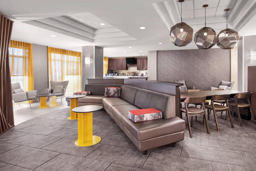 Southeast Houston Hotel | SpringHill Suites Houston Hobby Airport