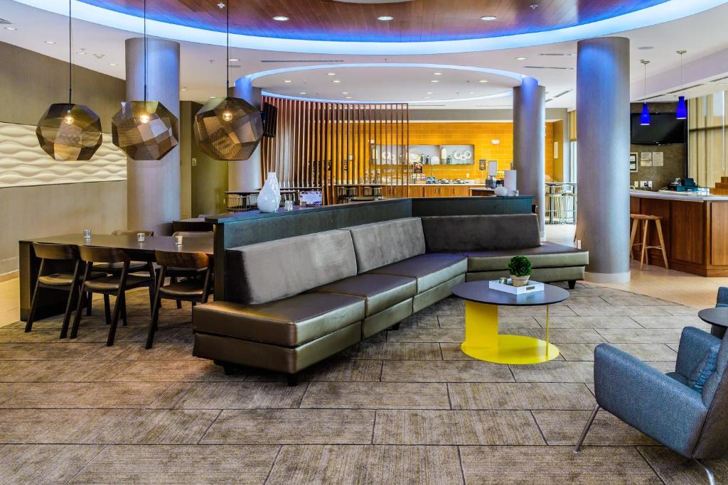 El Lago Hotel | SpringHill Suites Houston NASA/Seabrook