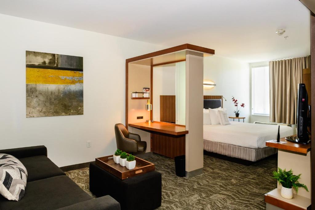 El Lago Hotel | SpringHill Suites Houston NASA/Seabrook