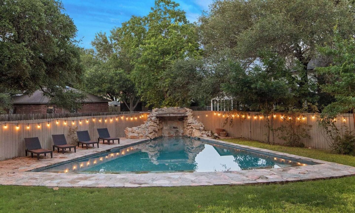 Wetmore House | Spurs Game Room, Resort Pool, Centrally located