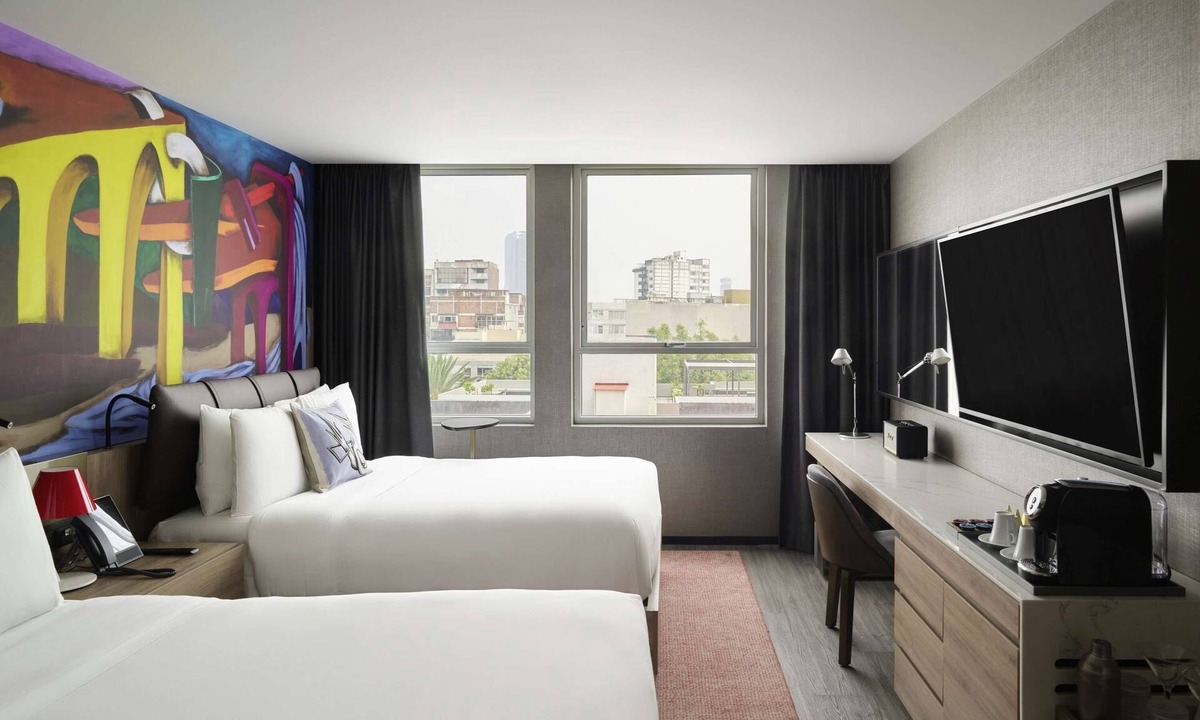 Hipodromo Hotel | Standard Double Unit | Pets Allowed | Walkable to Parque España