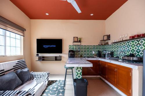 Lo de Marcos Apartment | Starlink Wi-Fi, 4min to Beach & Downtown, Laundry Service Included, PetsOK