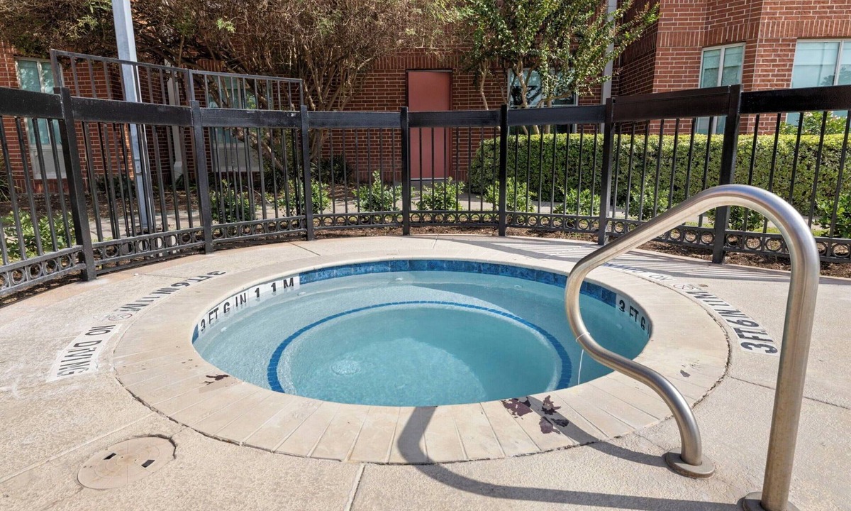FM 1960 Hotel | Stay in an Inviting Room Near Houston’s Best attractions | Outdoor Pool