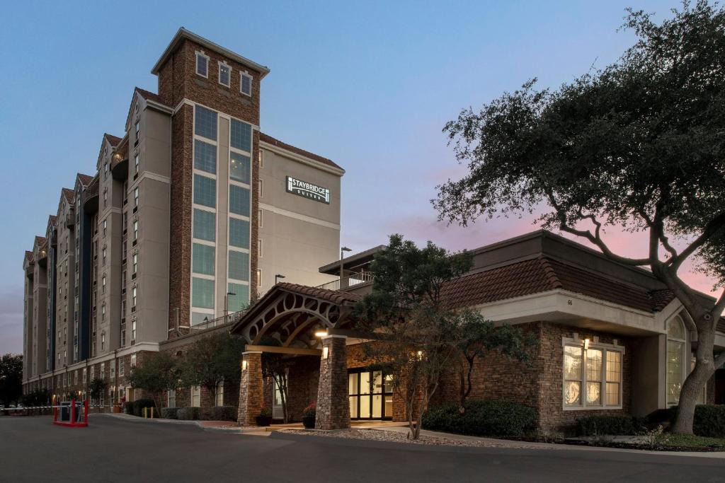 Shearer Hills - Ridgeview Hotel | Staybridge Suites San Antonio Airport by IHG