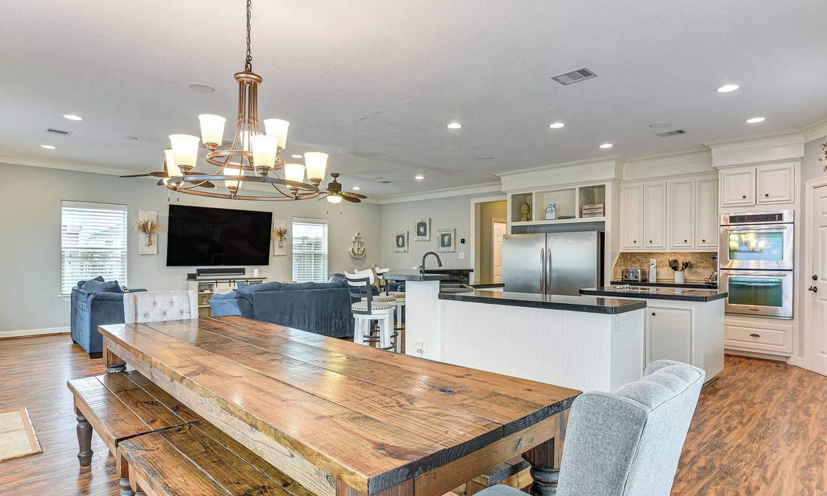 Surfside Beach House | Steps to Surfside Beach: Large Group Gulf Retreat