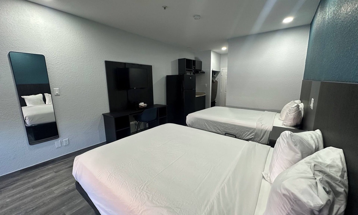 Westchase Hotel | Studio 6 Houston, TX - Westchase