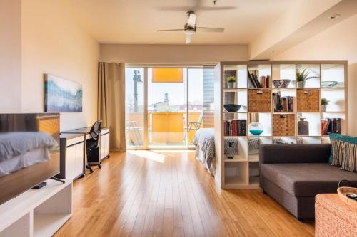 Central East Austin Apartment | Studio nr Town Lake and E6th w Balcony by Austin Vacay