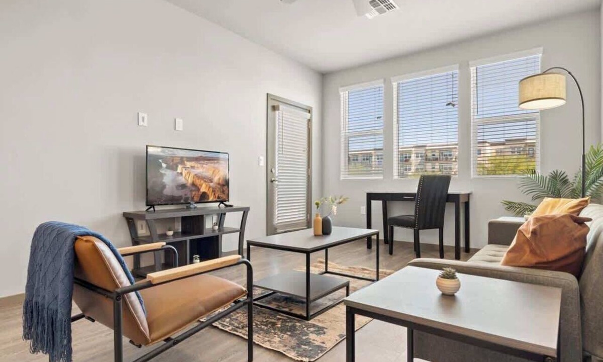 La Buena Vida Apartment | Stunning Westgate CozySuites by stadium with pool 8