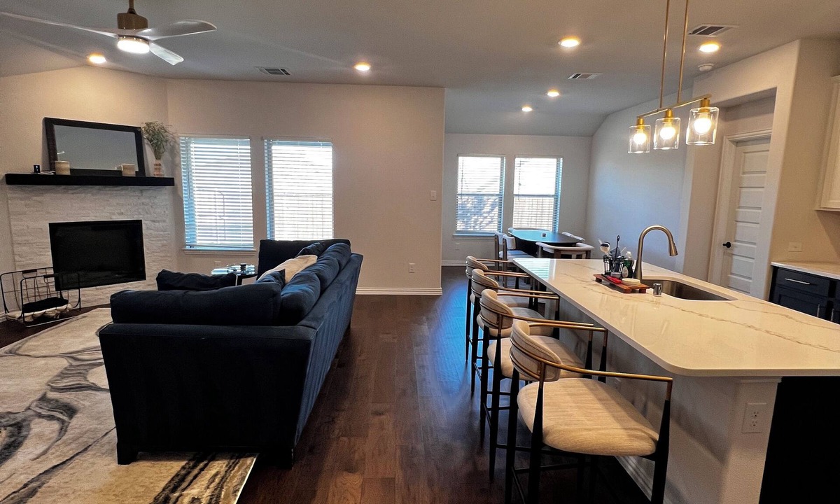 Princeton House | Stylish 4BR Home in Princeton. Large Yard,Pool,Workspace. Near Frisco & McKinney