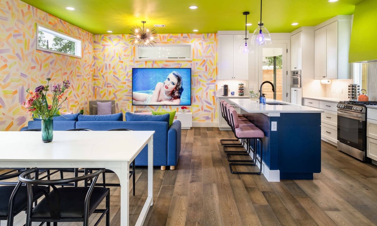 Blackshear-Prospect Hill House | Stylish Eastside Getaway w Backyard, Firepit & BBQ