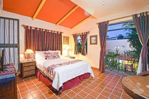 La Paz Hotel | Suite Steps from Malecon Beach Dining Stripe
