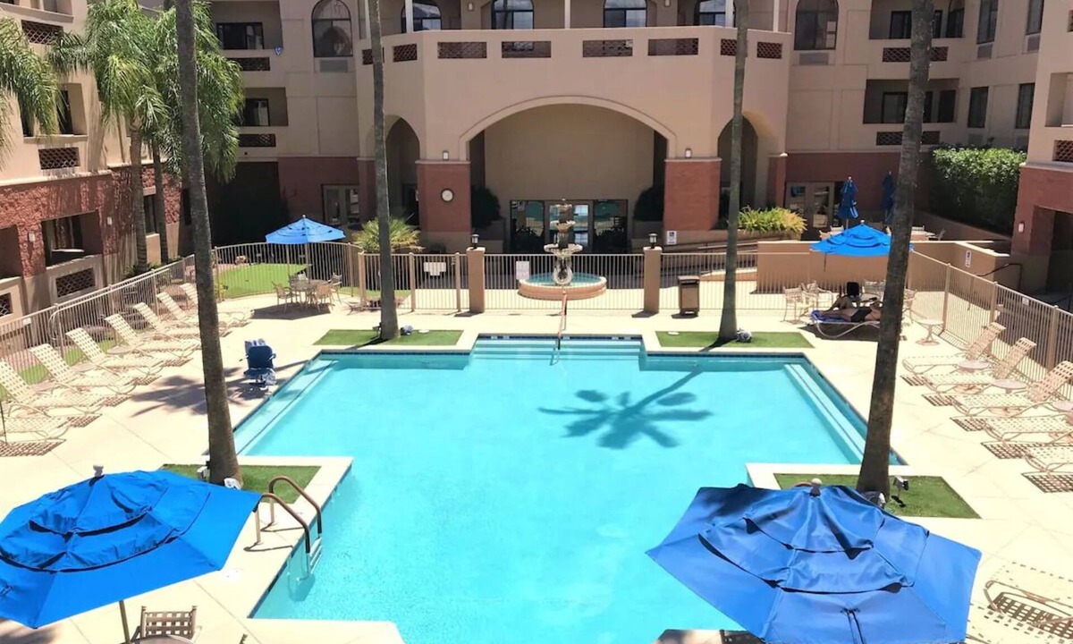 Palo Verde Hotel | Suite with Kitchen + Modern Comfort Near Tucson Botanical Gardens - 1.4 mi