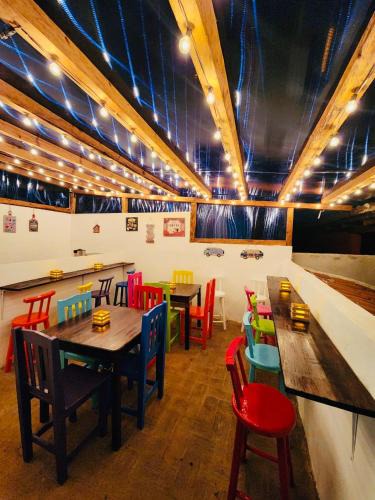 De Mexicanos Hotel | Suites del Barrio